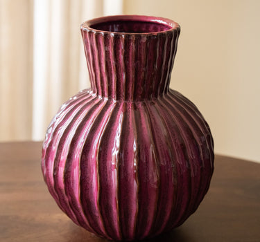 Deco Vase Zirja Burgundy - Things I Like Things I Love