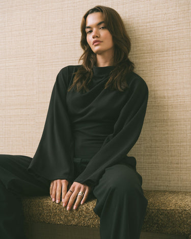 Drapy Top Zwart - Things I Like Things I Love