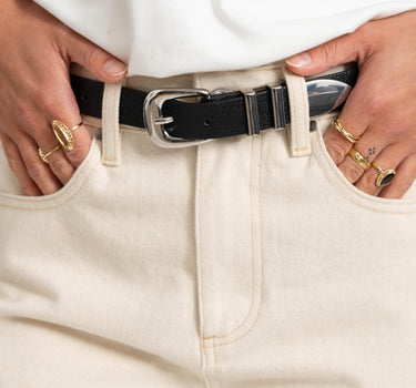 Dune Belt Silver Buckle Black - Things I Like Things I Love