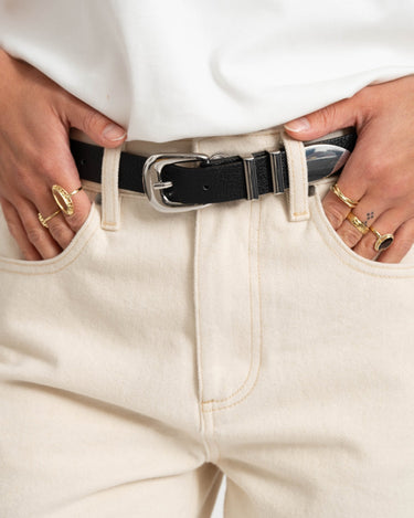 Dune Belt Silver Buckle Black - Things I Like Things I Love