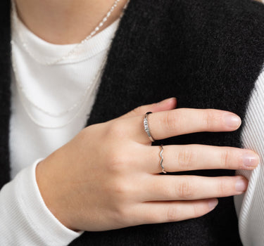 Elegant Wave Silver - Things I Like Things I Love