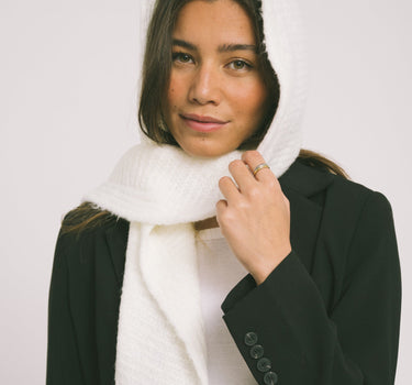 Fluffy Capuchon Scarf White - Things I Like Things I Love
