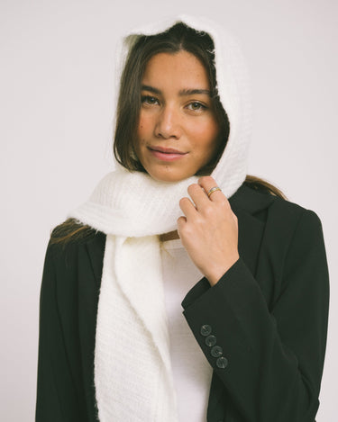 Fluffy Capuchon Scarf White - Things I Like Things I Love