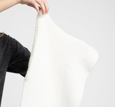 Fluffy Capuchon Scarf White - Things I Like Things I Love