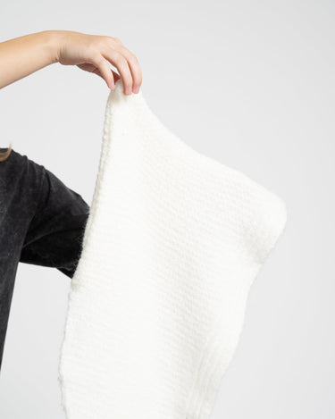 Fluffy Capuchon Scarf White - Things I Like Things I Love