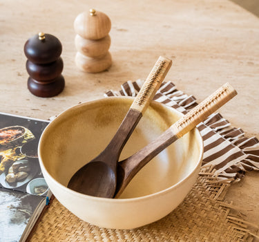 Grote Handgemaakte Saladeschaal Livia Champagne - Things I Like Things I Love