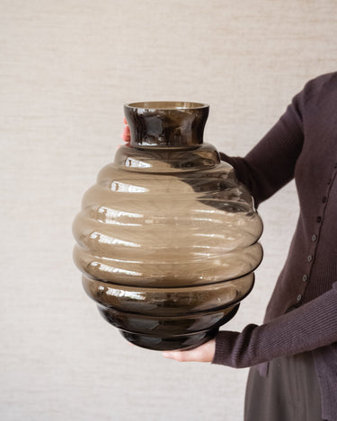 Grote Vaas Aron Glas Bruin - Things I Like Things I Love