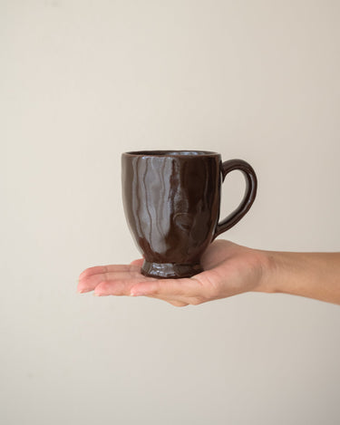 Handgemaakte Mok Serpa Bruin - Things I Like Things I Love
