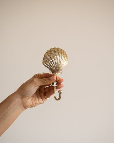 Handmade Hook Shell Scarlett - Things I Like Things I Love