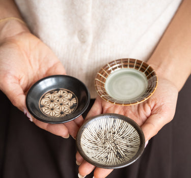 Handmade Japanese Sauce Dish Kuro Stripes - Things I Like Things I Love