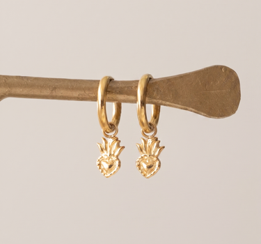 TILTIL Sacred Heart Earrings Gold