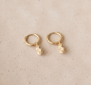 TILTIL Sacred Heart Earrings Gold