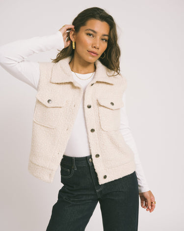 Hinny Boucle Vest Birch - Things I Like Things I Love