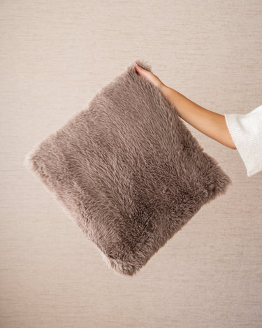 Kussen Mats Fluffy Taupe - Things I Like Things I Love