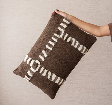 Kussen Stripescape Bruin - Things I Like Things I Love
