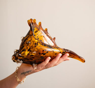 Ornament Shell Feline Glass - Things I Like Things I Love