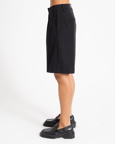 Passi Knee Shorts Black - Things I Like Things I Love