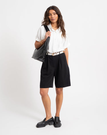 Passi Knee Shorts Black - Things I Like Things I Love