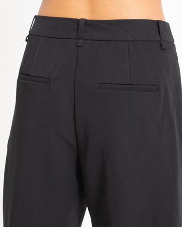 Passi Knee Shorts Black - Things I Like Things I Love