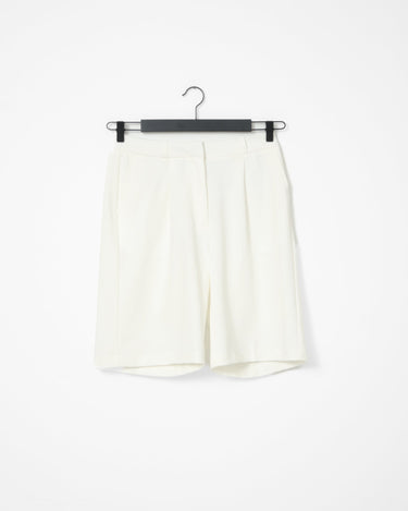 Passi Knee Shorts Snow White - Things I Like Things I Love