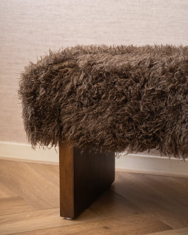 Poef Tibetan Lamb Fluffy Bruin - Things I Like Things I Love