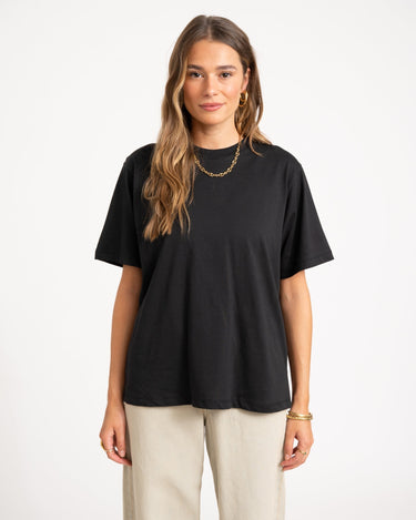 Sanne Loose Fringe Tee Black - Things I Like Things I Love