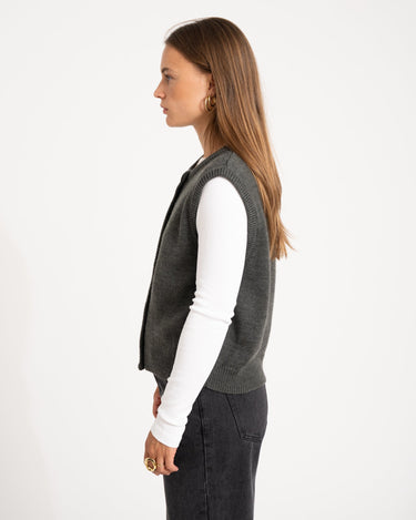 Sansa Gilet Button Dark Grey - Things I Like Things I Love