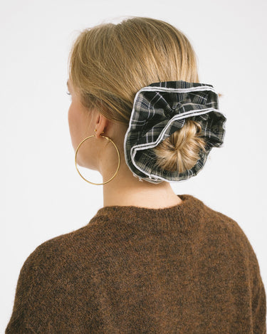 Scrunchie Checked Black - Things I Like Things I Love