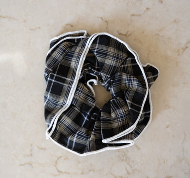 Scrunchie Checked Black - Things I Like Things I Love