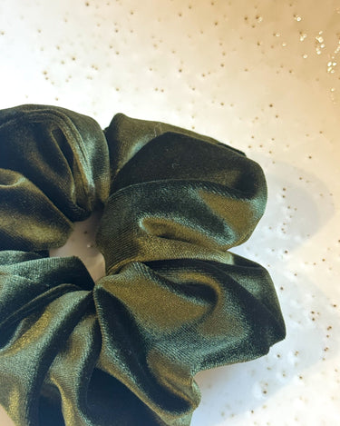 Scrunchie Olive Velvet - Things I Like Things I Love