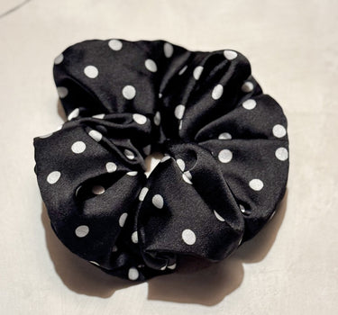 Scrunchie Polkadot Black/White - Things I Like Things I Love