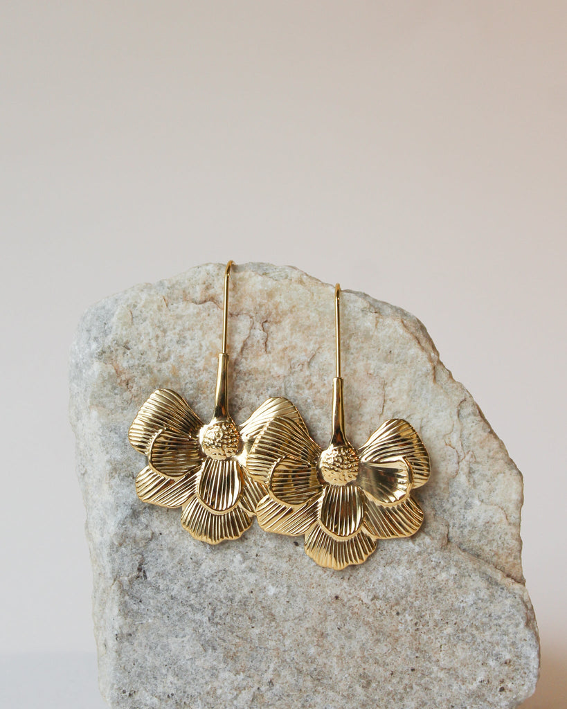 SET OF 2 - Statement Earrings Flowy Flower Gold - Things I Like Things I Love