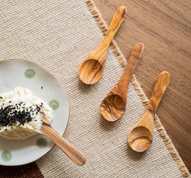 SET OF 4 - Spoon Ollie Olive Wood - Things I Like Things I Love