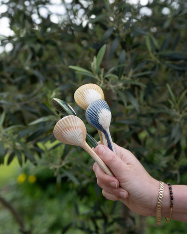 SET OF 4 - Spoon Shell Ceramic - Things I Like Things I Love