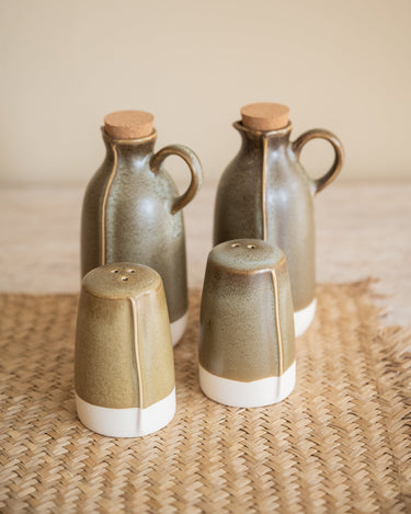 SET VAN 4 - Olie- en azijnstel Olijfgroen - Things I Like Things I Love