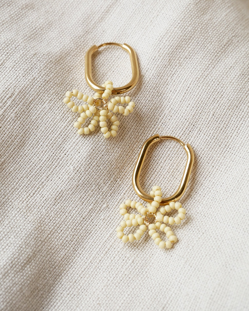 Single Hoop Flower Bead Gold - Things I Like Things I Love