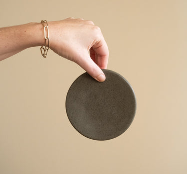 Small Plate Arenito Olive Green - Things I Like Things I Love