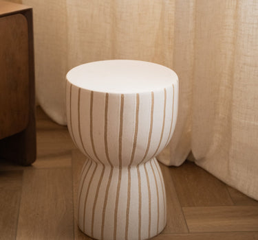 Stool Finara Matte - Things I Like Things I Love