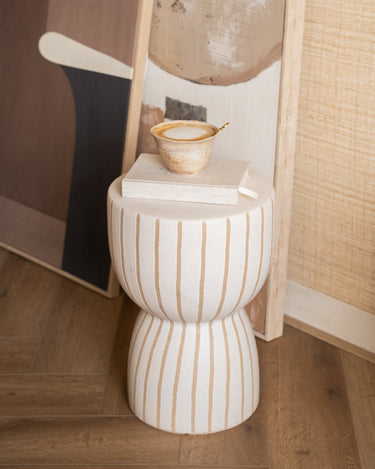 Stool Finara Matte - Things I Like Things I Love