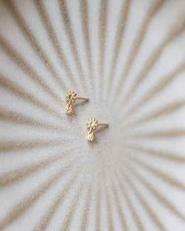 Stud Flower Peridot Green Gold - Things I Like Things I Love