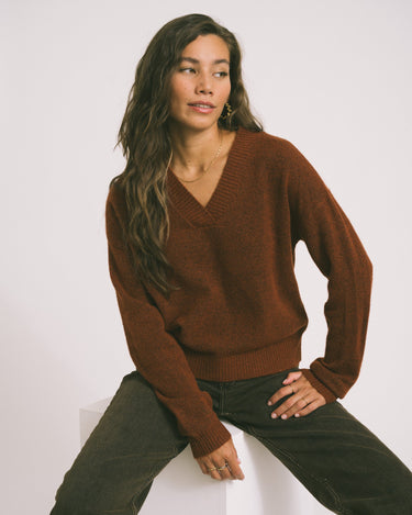 TASSA V - NECK KNIT Brandy Brown - Things I Like Things I Love