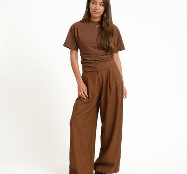 TILTIL Pleated Tammy Tee Bruin