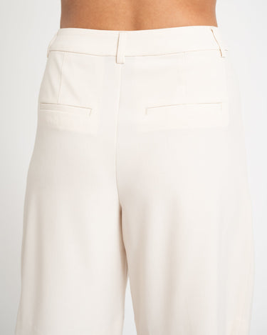 TILTIL Alke Bermuda Off White - Things I Like Things I Love