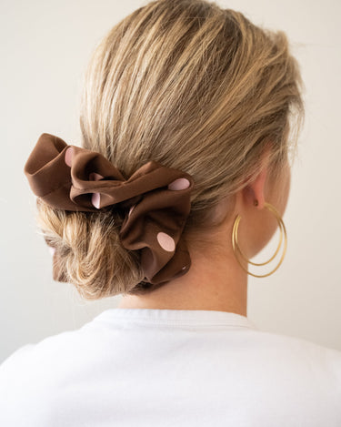 TILTIL Big Dots Polkadot Scrunchie Bruin - Things I Like Things I Love