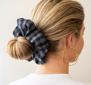 TILTIL Bobbie Checkered Scrunchie Donkerblauw - Things I Like Things I Love