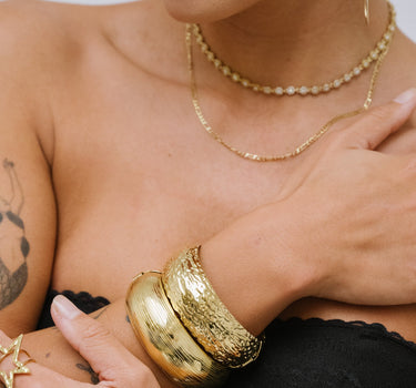 TILTIL Bracelet Bangle Lovi Hammered Gold - Things I Like Things I Love