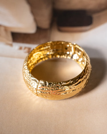 TILTIL Bracelet Bangle Lovi Hammered Gold - Things I Like Things I Love