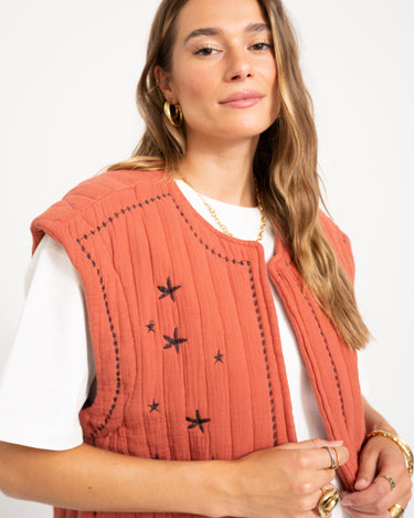 TILTIL Evi Emboidery Gilet Pomegranate - Things I Like Things I Love