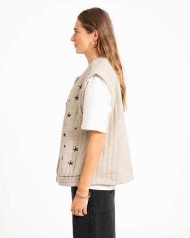 TILTIL Evi Emboidery Gilet Taupe - Things I Like Things I Love