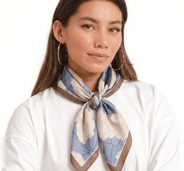 TILTIL Flo Flower Scarf Satin Blauw - Things I Like Things I Love